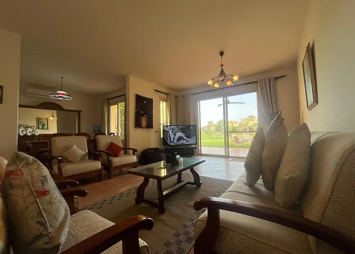 Charming Beachside 5bdr In Einbay * Ain Sukhna
