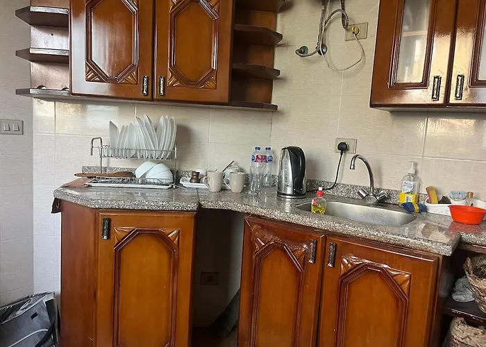 Villa Charming Beachside 5bdr In Einbay