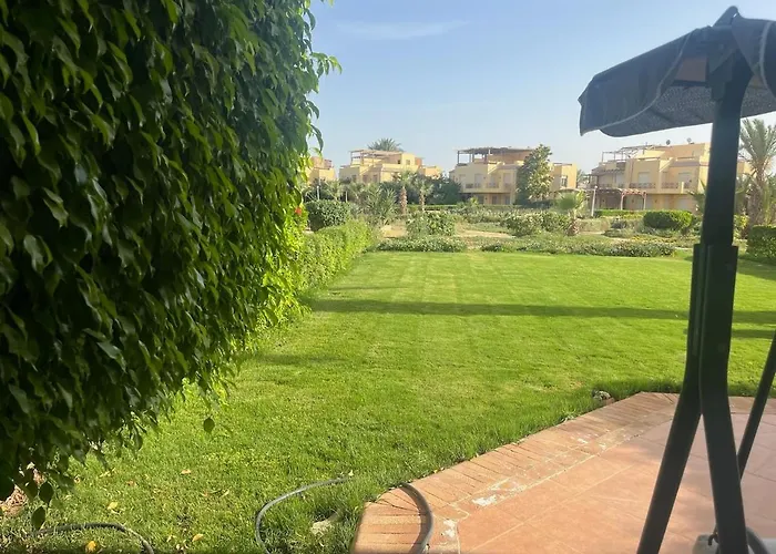 Charming Beachside 5bdr In Einbay Villa