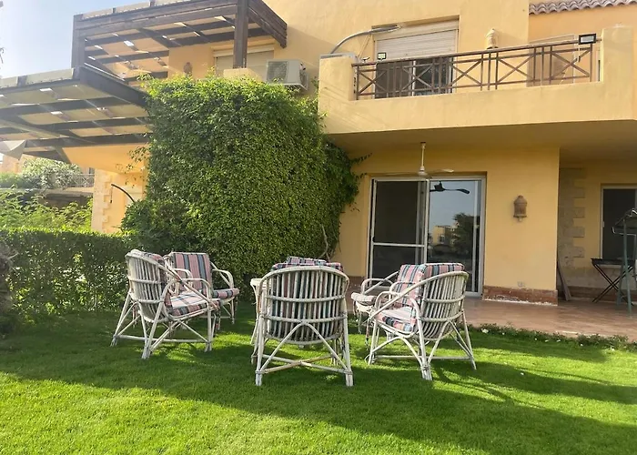 Charming Beachside 5bdr In Einbay