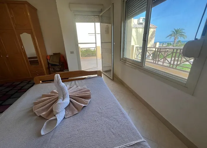 Charming Beachside 5bdr In Einbay * Ain Sukhna