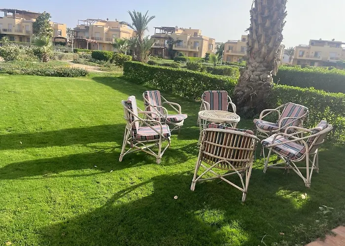 Charming Beachside 5bdr In Einbay *