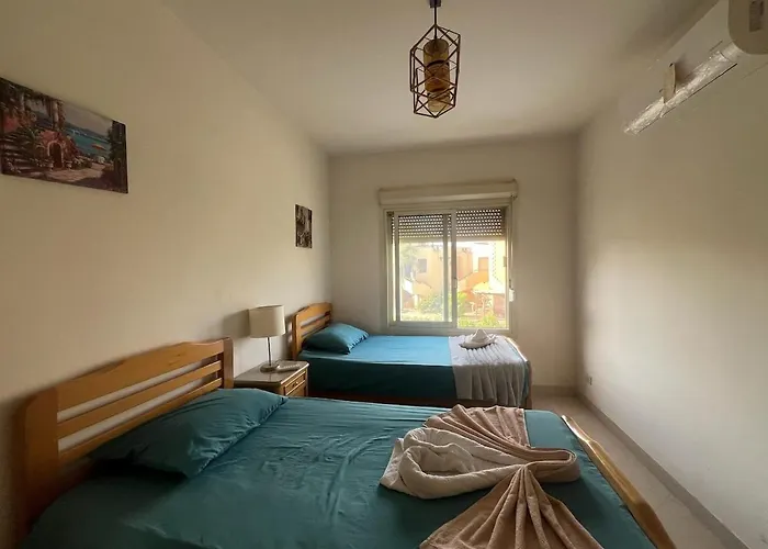 Charming Beachside 5bdr In Einbay Villa *