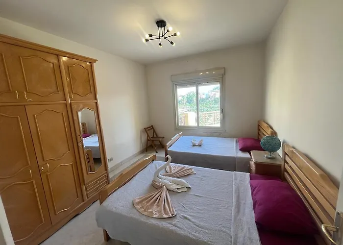 Charming Beachside 5bdr In Einbay *