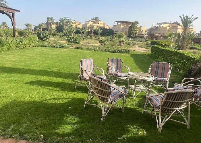 Charming Beachside 5bdr In Einbay