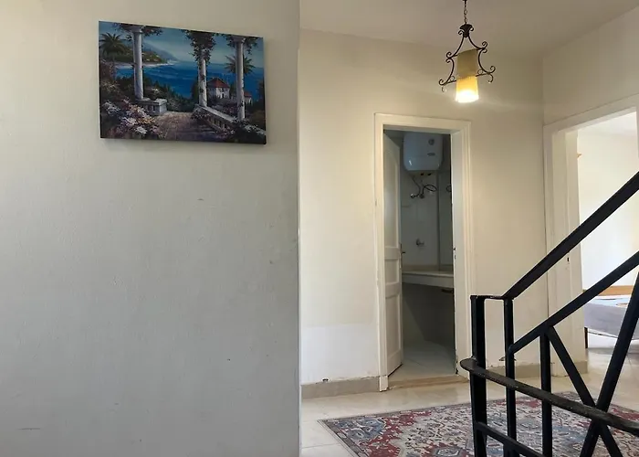 Charming Beachside 5bdr In Einbay Villa